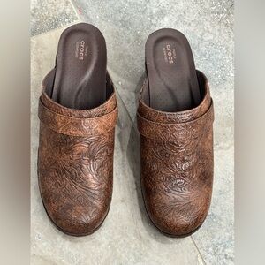CROCS Brown Clogs with Textured Finish